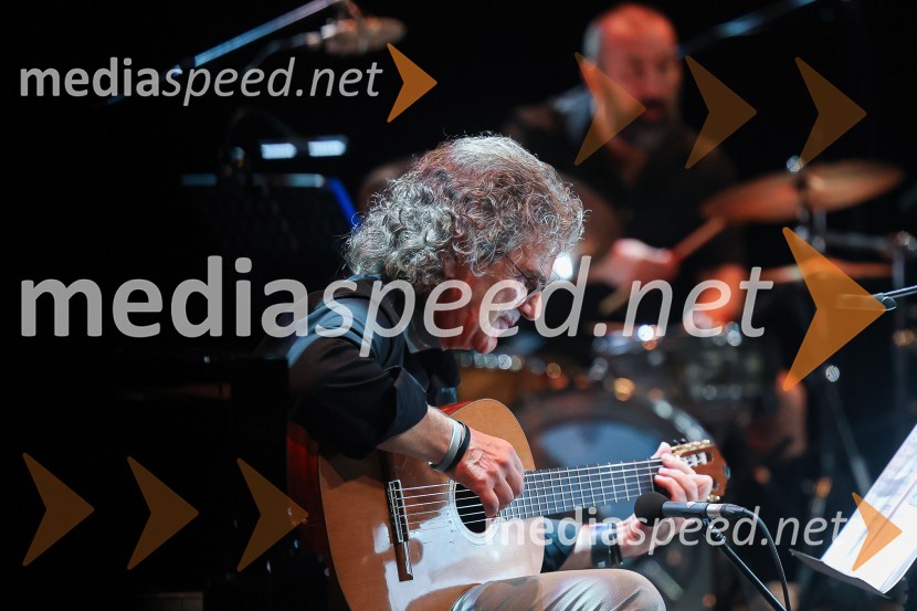  Aljoša Kosor, skupina Bossa de novoBossa de Novo & Cesar Camargo Mariano na 71. Ljubljana Festivalu