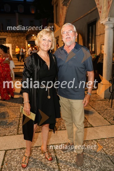  Andreja  Ilgo, predsednica ženskega poslovnega kluba FAM;  Peter Ilgo, častni konzul republike PeruBossa de Novo & Cesar Camargo Mariano na 71. Ljubljana Festivalu