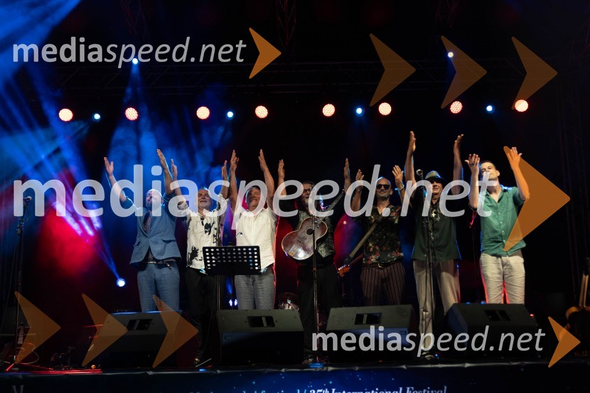  Štefan Švagelj, glasbenik, skupina Šukar;  Peter Lozar, tamburaško čelo, spremljevalni vokal, skupina Šukar;  Zoran Predin, glasbenik;  Igor Misdaris, glasbenik, skupina Šukar;  Matevž Lavrinc, brač, kitara, vokal, skupina Šukar;  Nenad Ljubotina, glasbenik, skupina Šukar;  Žiga Šercer, glasbenik, skupina Šukar35. Mednarodni festival Noči v stari Ljubljani