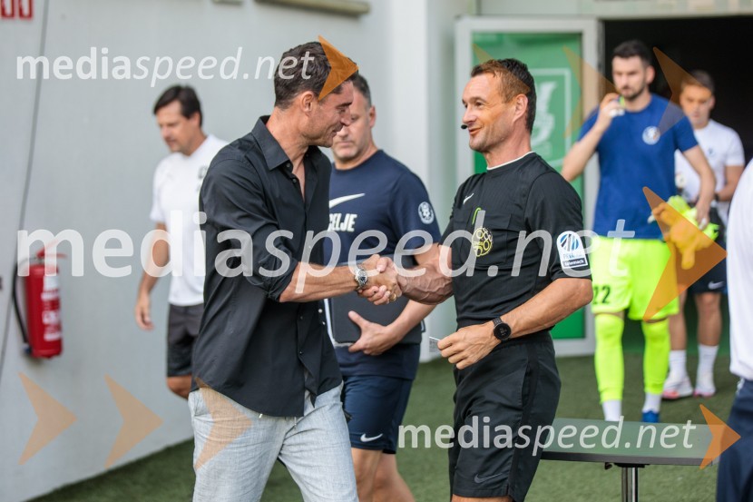  Albert Riera, trener NK Celje;  ... Nogometna tekma 6. kola Prve Lige Telemach med NK Olimpija Ljubljana in NK Celje