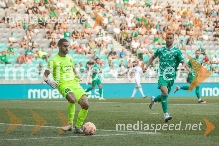  Matko Obradović, vratar, NK Celje;  Mustafa Nukić, nogometaš, NK OlimpijaNogometna tekma 6. kola Prve Lige Telemach med NK Olimpija Ljubljana in NK Celje