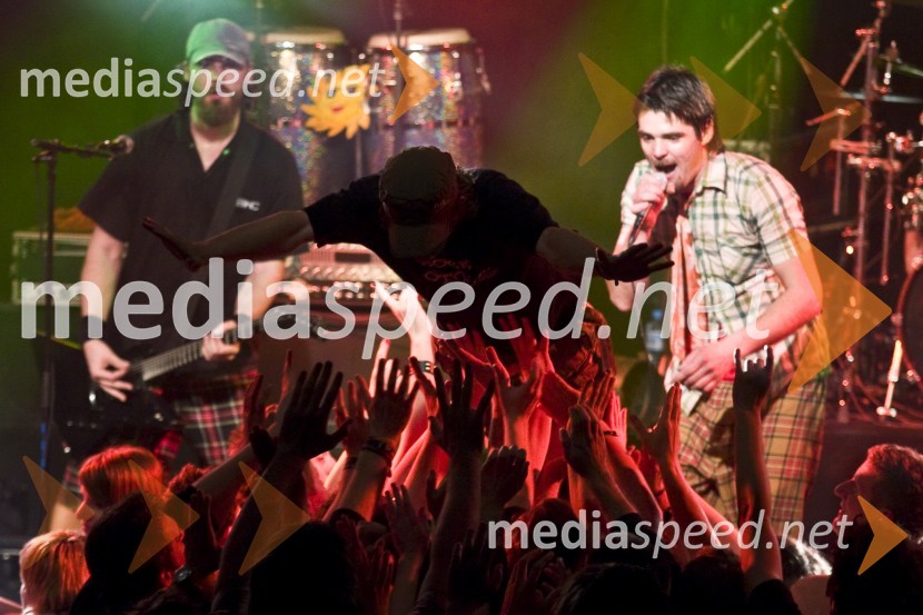 Elvis Jackson, koncert v Cvetličarni MediaparkElvis Jackson, koncert v Cvetličarni Mediapark