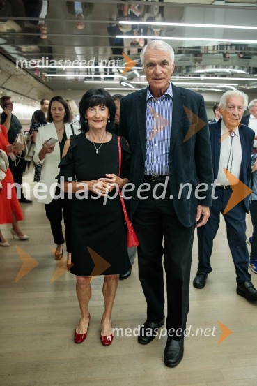  Katarina Sibinčič, odvetnica;  Slobodan Sibinčič , generalni sekretar Evropskega združenja poslovnih medijev, predsednik sveta Managerskih koncertov, Švedski generalni častni konzulKraljevi orkester Concertgebouw iz Amsterdama na Ljubljana Festivalu