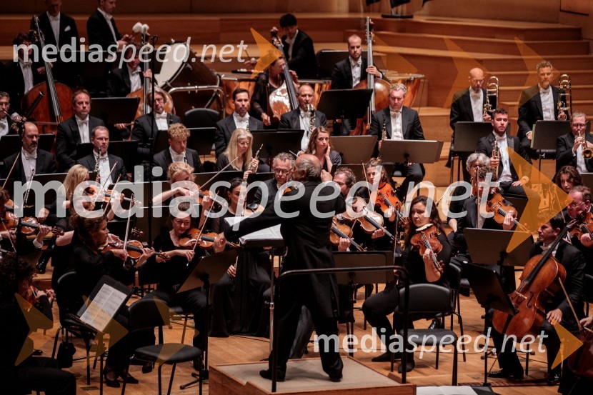  Iván Fischer, dirigentKraljevi orkester Concertgebouw iz Amsterdama na Ljubljana Festivalu