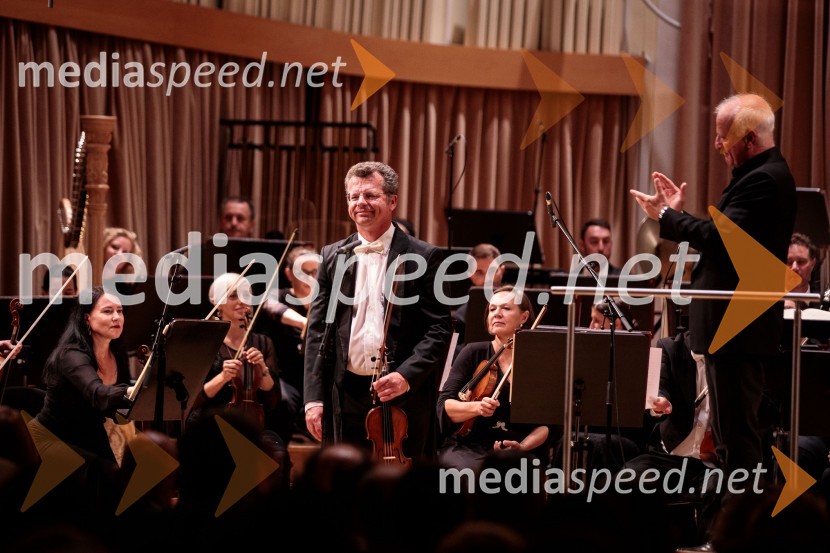  ... ;  Marco Boemi, dirigentV Slovenski filharmoniji  nastopila baritonist Ludovic Tézier in tenorist  Jonathan Tetelman, 71. Ljubljana Festival