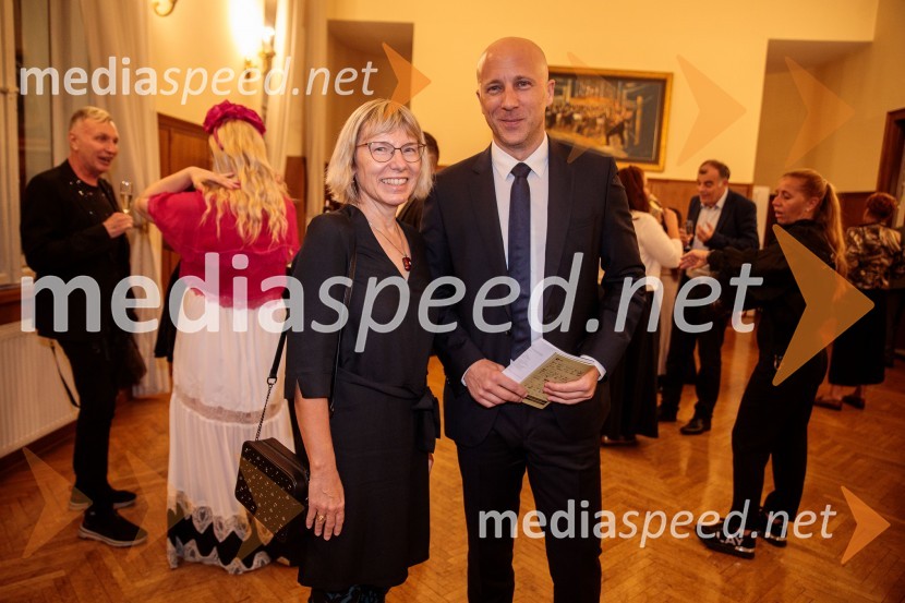  Vera Aljančič Falež, pomočnica predsednika uprave za kadre, pravo in organizacijo v Mercator, d.d.;  Davor Iljas, direktor zakladništva in upravljanja s tveganji v Poslovni sistem Mercator d.o.o.V Slovenski filharmoniji  nastopila baritonist Ludovic Tézier in tenorist  Jonathan Tetelman, 71. Ljubljana Festival