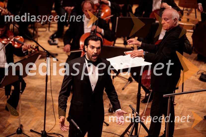  Jonathan Tetelman, operni pevec;  Marco Boemi, dirigentV Slovenski filharmoniji  nastopila baritonist Ludovic Tézier in tenorist  Jonathan Tetelman, 71. Ljubljana Festival