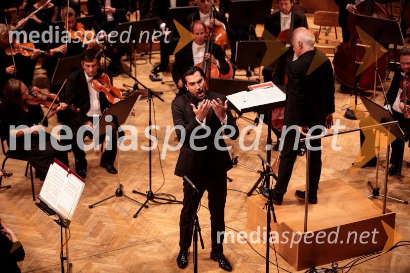  Jonathan Tetelman, operni pevec;  Marco Boemi, dirigentV Slovenski filharmoniji  nastopila baritonist Ludovic Tézier in tenorist  Jonathan Tetelman, 71. Ljubljana Festival