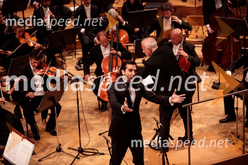  Jonathan Tetelman, operni pevec;  Marco Boemi, dirigentV Slovenski filharmoniji  nastopila baritonist Ludovic Tézier in tenorist  Jonathan Tetelman, 71. Ljubljana Festival