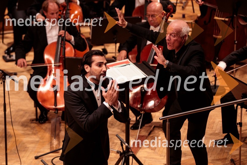 Jonathan Tetelman, operni pevec;  Marco Boemi, dirigentV Slovenski filharmoniji  nastopila baritonist Ludovic Tézier in tenorist  Jonathan Tetelman, 71. Ljubljana Festival