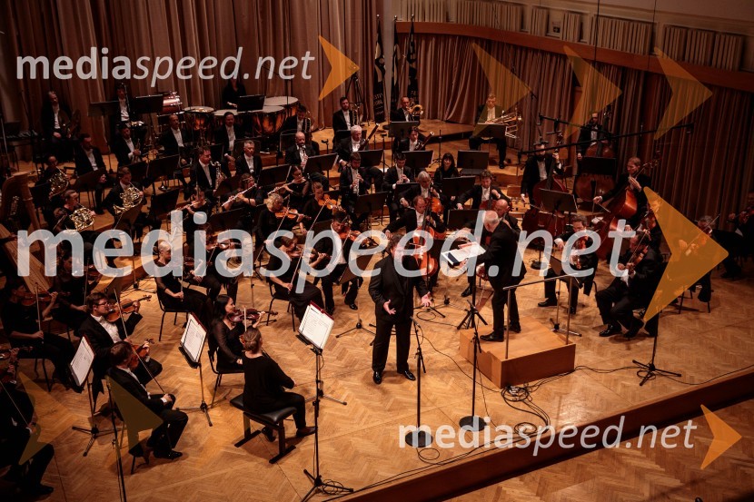  Ludovic Tézier, operni pevec;  Marco Boemi, dirigentV Slovenski filharmoniji  nastopila baritonist Ludovic Tézier in tenorist  Jonathan Tetelman, 71. Ljubljana Festival