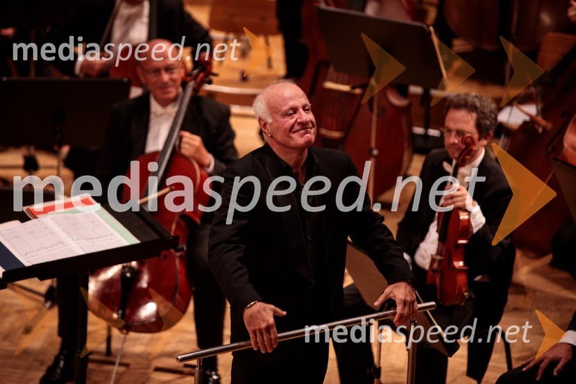  Marco Boemi, dirigentV Slovenski filharmoniji  nastopila baritonist Ludovic Tézier in tenorist  Jonathan Tetelman, 71. Ljubljana Festival