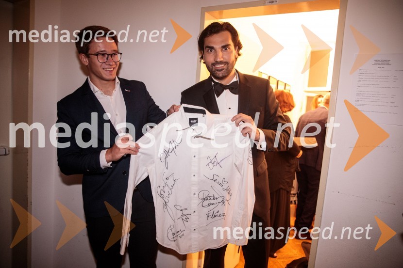  ... ;  Jonathan Tetelman, operni pevecV Slovenski filharmoniji  nastopila baritonist Ludovic Tézier in tenorist  Jonathan Tetelman, 71. Ljubljana Festival