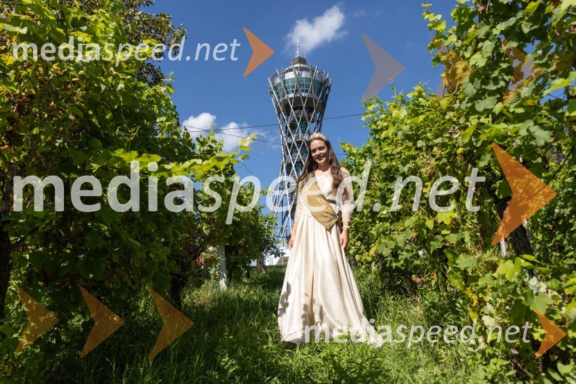  Lucija Šetar, Vinska kraljica Lendave44. Lendavska trgatev