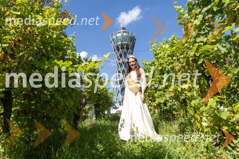  Lucija Šetar, Vinska kraljica Lendave44. Lendavska trgatev