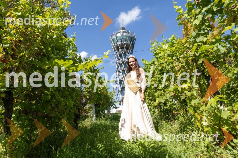  Lucija Šetar, Vinska kraljica Lendave44. Lendavska trgatev