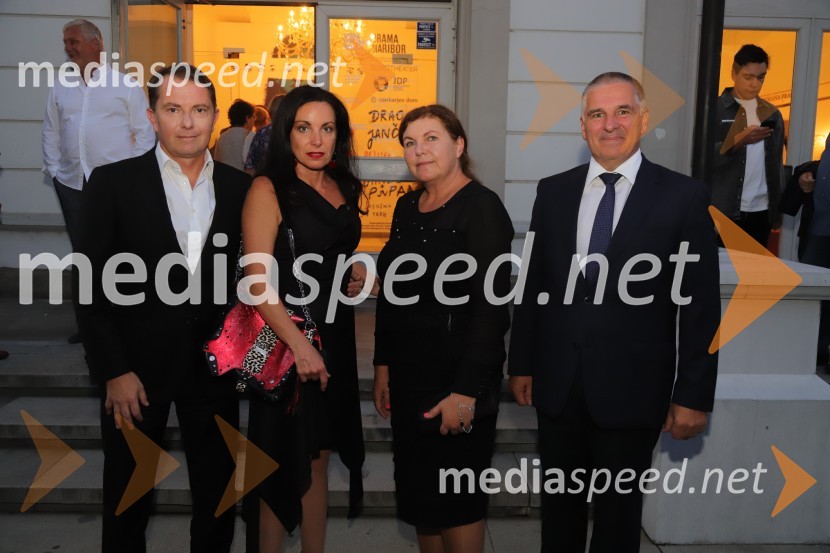  Tomaž Orešič, podpredsednik skupine Resalta;  Tijana Orešič Barač, dr. med. specialistka dermatologije;  Mojca Lotrič;  Marko Lotrič, predsednik, Državni svetJubilejna baletna poslastica: Tango praznuje 25 let
