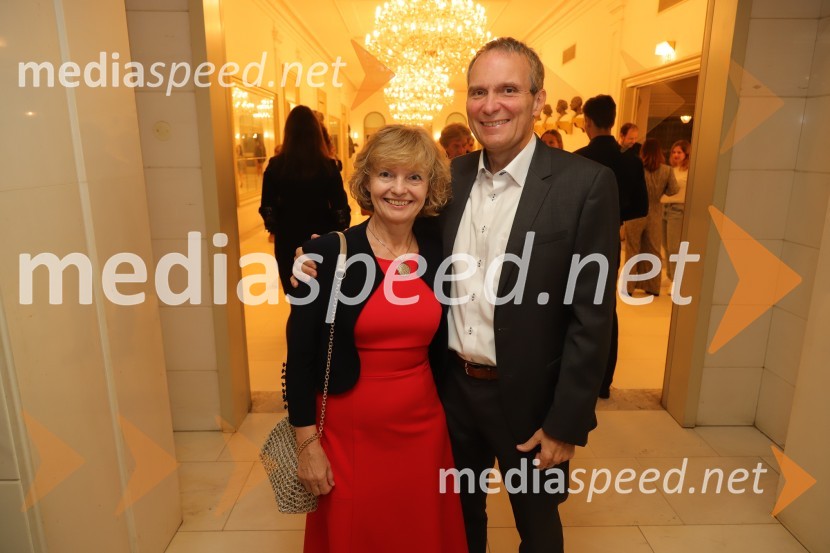 doc. dr. Breda Jesenšek Papež, predstojnica Instituta za fizikalno in rehabilitacijsko medicino (UKC Maribor);   Marijan Papež, generalni direktor, ZPIZJubilejna baletna poslastica: Tango praznuje 25 let