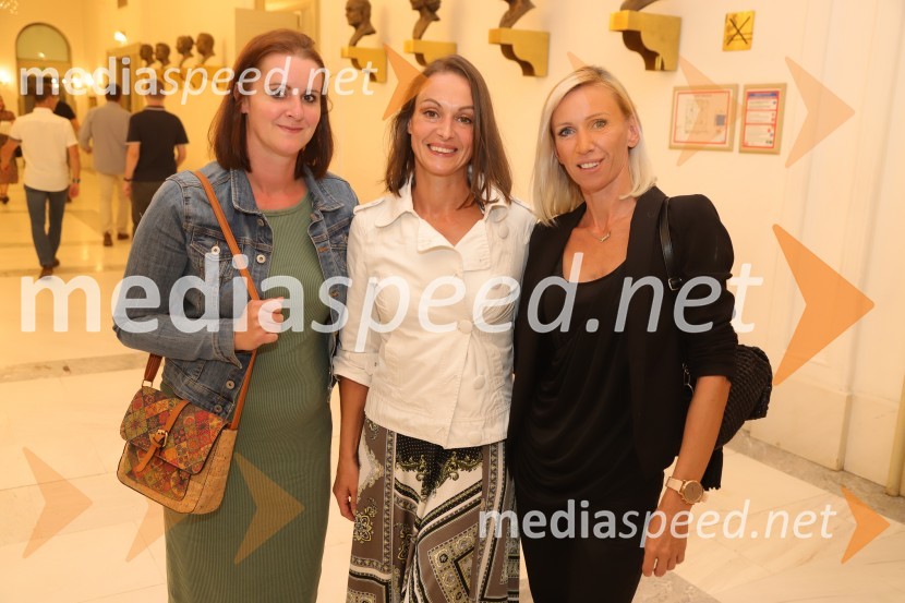  Ines Uroševič, baletka;  Ines Petek, baletna plesalkaJubilejna baletna poslastica: Tango praznuje 25 let