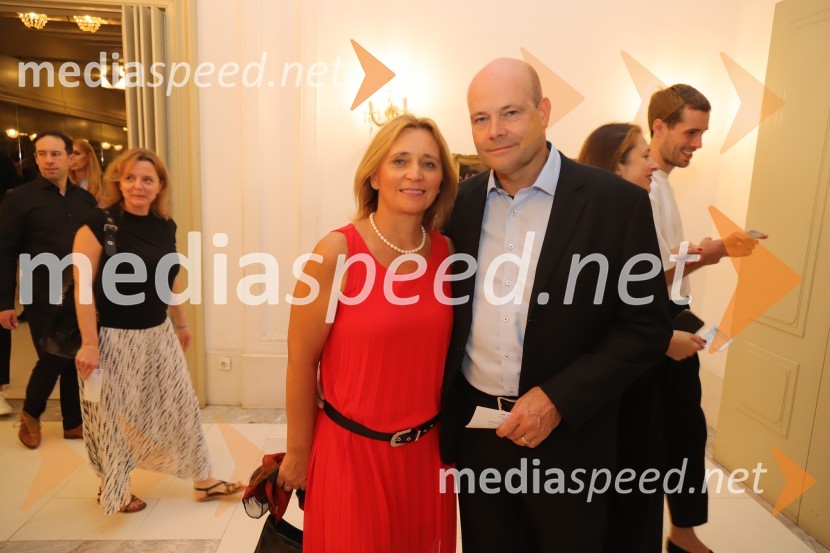 doc. dr. Suzana Žilič Fišer,  predstojnica Inštituta za medijske komunikacije na FERI;  Jure Fišer, direktor SurovineJubilejna baletna poslastica: Tango praznuje 25 let