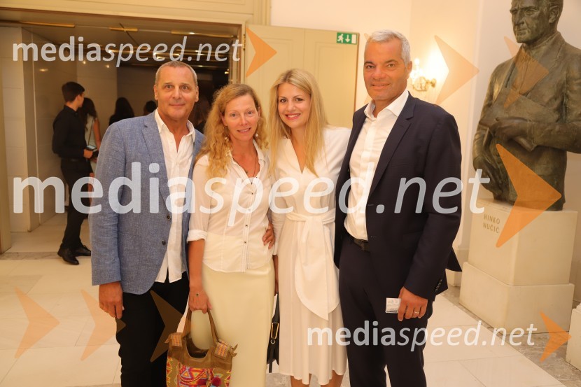  Danilo Rošker, direktor SNG Maribor;  Nataša Matjašec Rošker, igralka;  Katja Arsenovič, direktorica Rožmarin Hospitality Group;  Aleksander Saša Arsenovič, župan, Mestna občina MariborJubilejna baletna poslastica: Tango praznuje 25 let