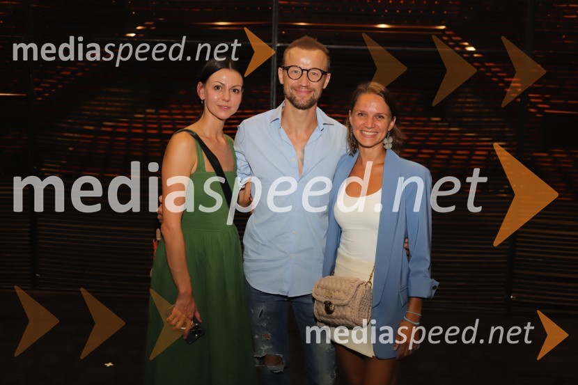  Anastasia Matvienko, baletna plesalka;  Denis Matvienko, baletni plesalec;  Tijuana Križman Hudernik, baletna solistkaJubilejna baletna poslastica: Tango praznuje 25 let