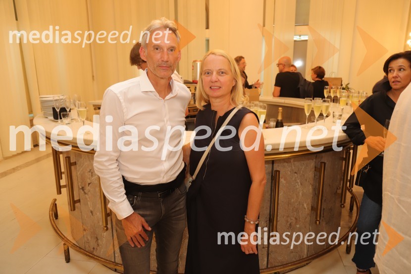  Igor  Leskovar, Mestna občina Maribor;  Jasmina Leskovar, SNG MariborJubilejna baletna poslastica: Tango praznuje 25 let