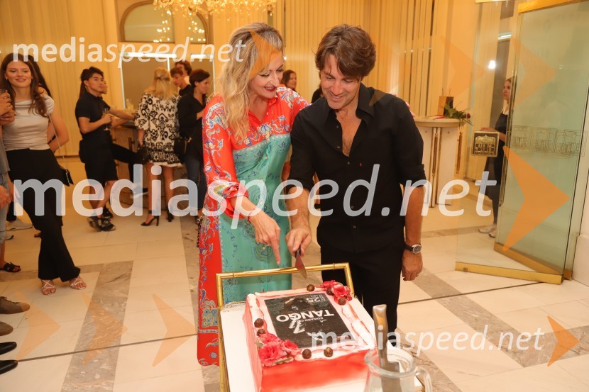  Valentina Turcu, koreografinja in baletna solistka;  Edward Clug, umetniški direktor, Balet SNG MariborJubilejna baletna poslastica: Tango praznuje 25 let