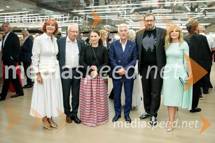  Darinka Pavlič Kamien, strokovnjakinja za komuniciranje; dr. Peter Kamien;  Živa Ploj Peršuh, dirigentka;  Rajko Kotnik, poslovni direktor Cankarjevega doma, dosedanji predsednik Lions kluba Ljubljana Rožnik;  Tomo Peršuh, direktor, Slovenski mladinski orkester;  Darja Kuhar Kotnik, soustanoviteljica in podpredsednica Društva za zdravje naroda71. Ljubljana Festival svečano zaključil Gewandhaus orkester Leipzig