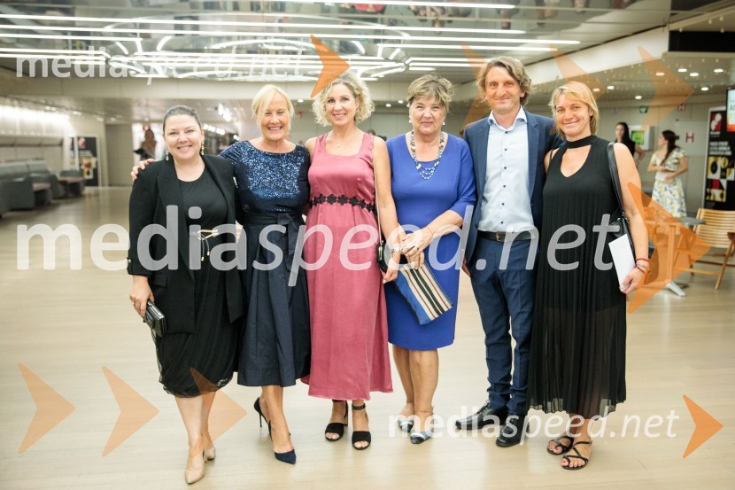  Tjaša Kolenc Filipčič, vodja upravljanja z blagovno znamko in direktorica marketinga v Skupini Triglav;  ... ;  ... ;  ... ;  ... ;  ... 71. Ljubljana Festival svečano zaključil Gewandhaus orkester Leipzig