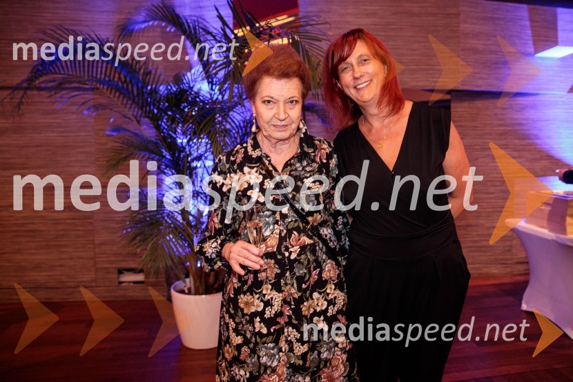  Elza Budau, slovenska tekstopiska, pesnica in pisateljica;  Jerneja  Kamnikar, ustanoviteljica in direktorica Vivo Catering71. Ljubljana Festival svečano zaključil Gewandhaus orkester Leipzig