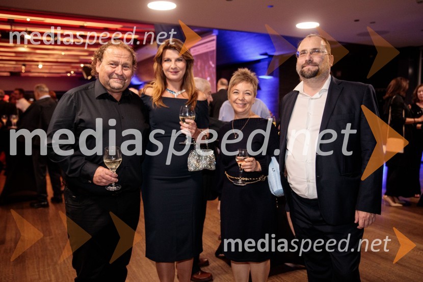  Darko  Brlek, direktor in umetniški vodja, Festival Ljubljana;  Janja Lamberger;  ... ;  ... 71. Ljubljana Festival svečano zaključil Gewandhaus orkester Leipzig