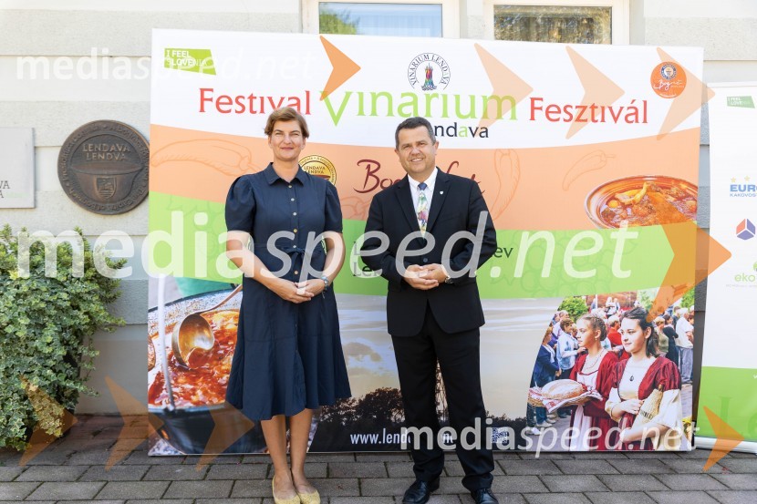  Martina  Bukovec, direktorica, Zavod za turizem in razvoj Lendava;  Janez Magyar, župan, Občina Lendava44. Lendavska trgatev