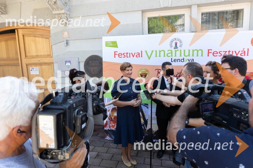  Martina  Bukovec, direktorica, Zavod za turizem in razvoj Lendava44. Lendavska trgatev