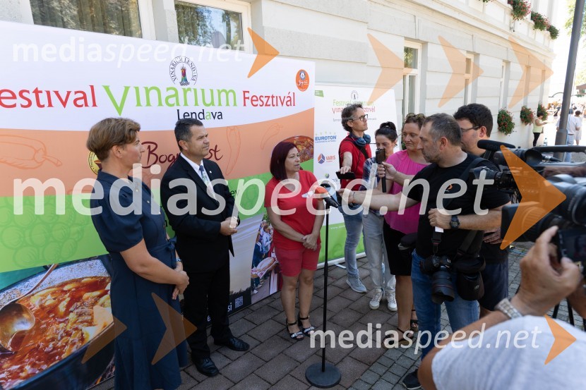  Martina  Bukovec, direktorica, Zavod za turizem in razvoj Lendava;  Janez Magyar, župan, Občina Lendava;  Elvira Vaupotič Göncz, predsednica, Zveze kulturnih društev Lendava44. Lendavska trgatev