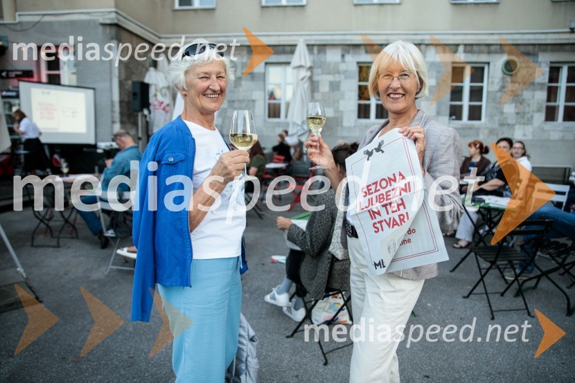 Zvesti obiskovalki Slovenskega mladinskega gledališčaPredstavitev 68. sezone Slovenskega mladinskega gledališča Ljubljana