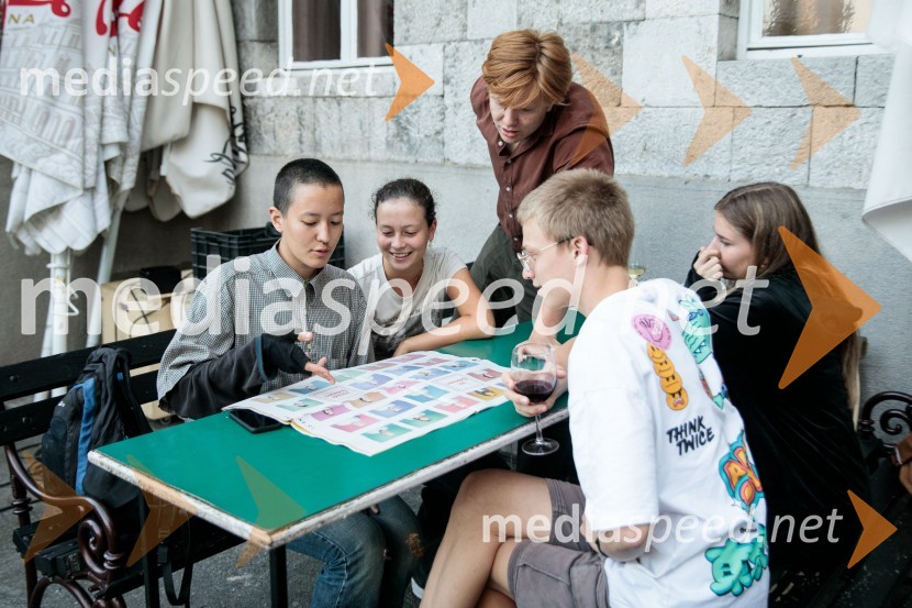 Mlado MladinskoPredstavitev 68. sezone Slovenskega mladinskega gledališča Ljubljana