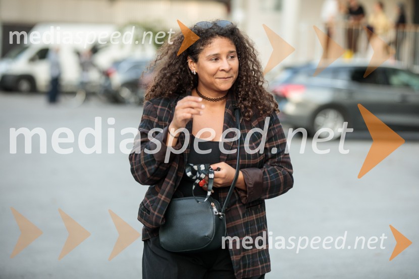  Lina Akif, igralkaPredstavitev 68. sezone Slovenskega mladinskega gledališča Ljubljana