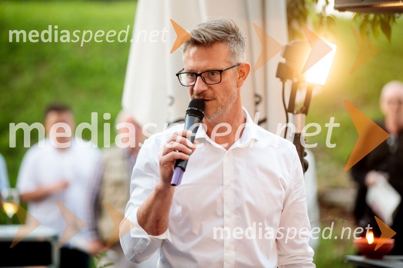  Tibor Mihelič Syed, direktor, Slovensko mladinsko gledališčePredstavitev 68. sezone Slovenskega mladinskega gledališča Ljubljana