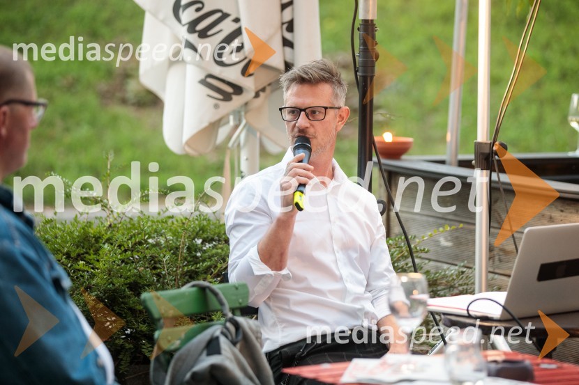  Tibor Mihelič Syed, direktor, Slovensko mladinsko gledališčePredstavitev 68. sezone Slovenskega mladinskega gledališča Ljubljana