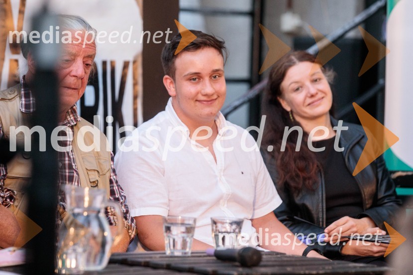  Andrej Rozman Roza,  igralec, pisatelj;  Marko Engelman, igralec;  Ana Duša, pisateljicaPredstavitev 68. sezone Slovenskega mladinskega gledališča Ljubljana