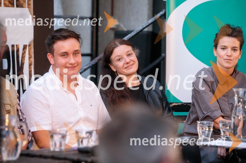  Marko Engelman, igralec;  Ana Duša, pisateljica;  Tjaša Črnigoj, režiserkaPredstavitev 68. sezone Slovenskega mladinskega gledališča Ljubljana