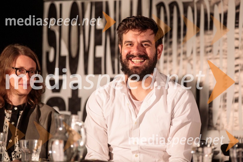  Dino Pešut, dramaturg in dramatikPredstavitev 68. sezone Slovenskega mladinskega gledališča Ljubljana