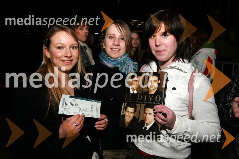 Obiskovalke koncerta skupine Il DivoIl Divo, koncert v Hali Tivoli