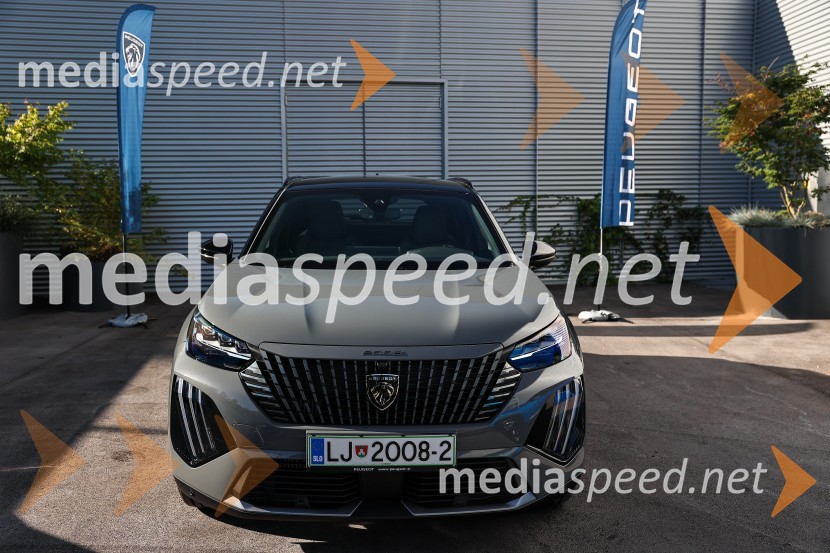 Drzni in okretni SUV PEUGEOT 2008, predstavitev