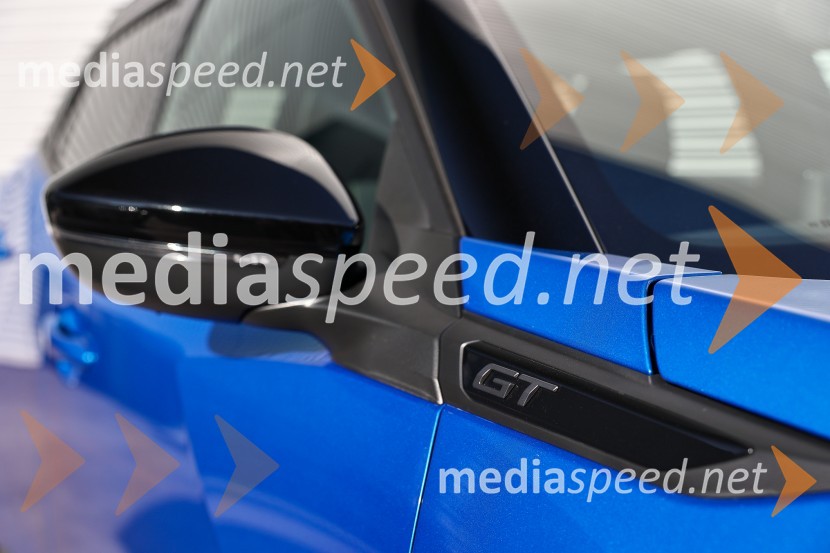 Drzni in okretni SUV PEUGEOT 2008, predstavitev