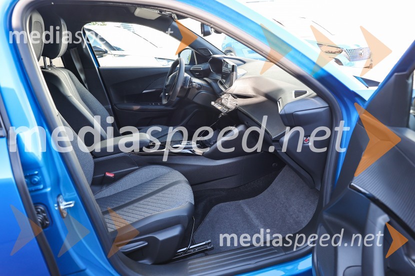 Drzni in okretni SUV PEUGEOT 2008, predstavitev