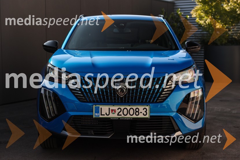 Drzni in okretni SUV PEUGEOT 2008, predstavitev
