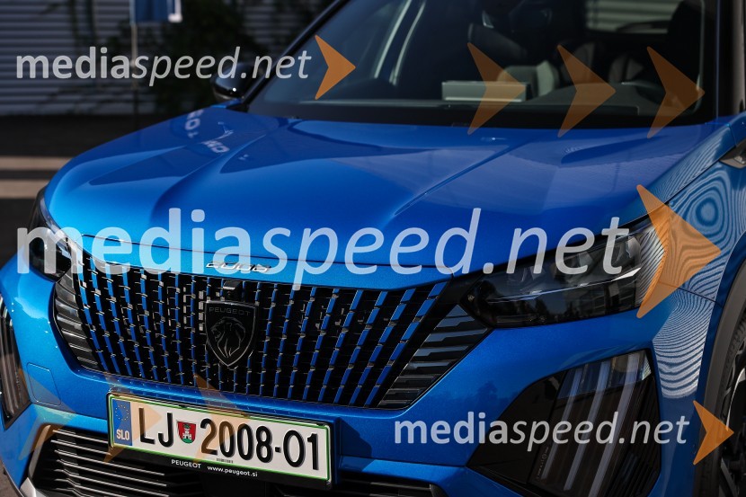 Drzni in okretni SUV PEUGEOT 2008, predstavitev