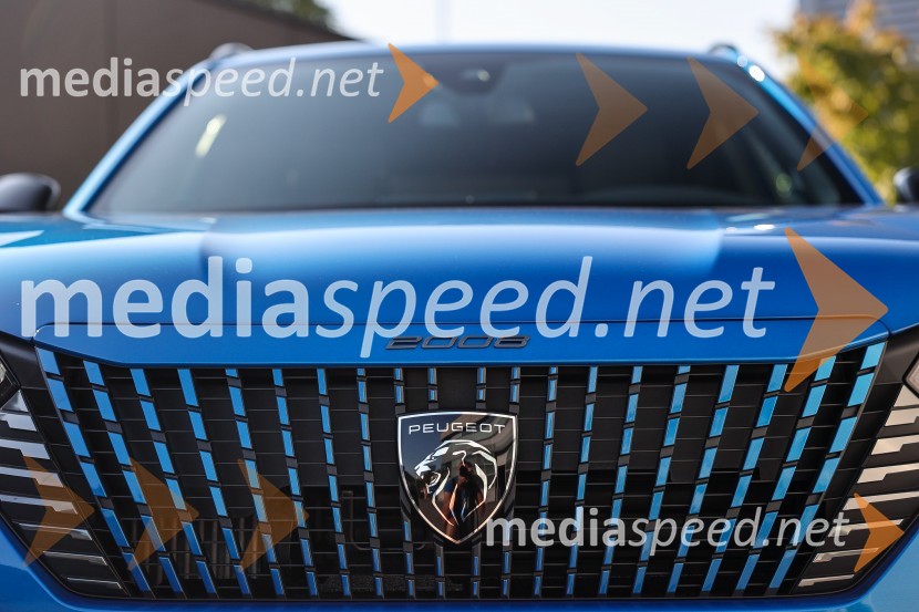 Drzni in okretni SUV PEUGEOT 2008, predstavitev